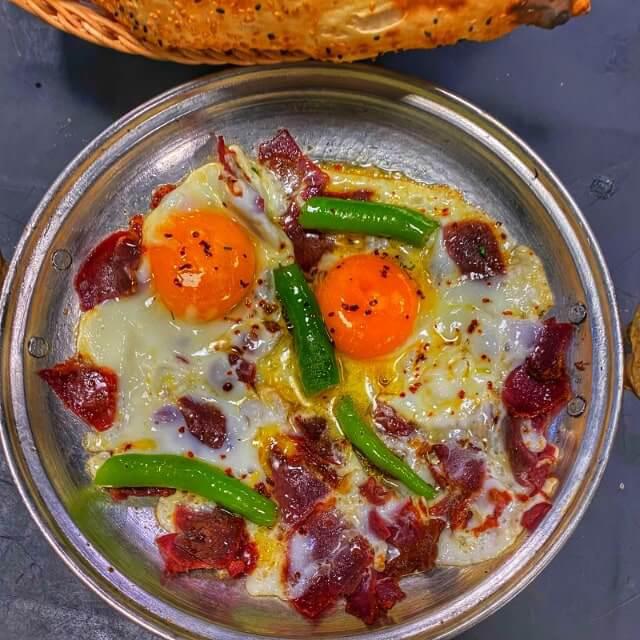 EXTRA PASTIRMALI YUMURTA