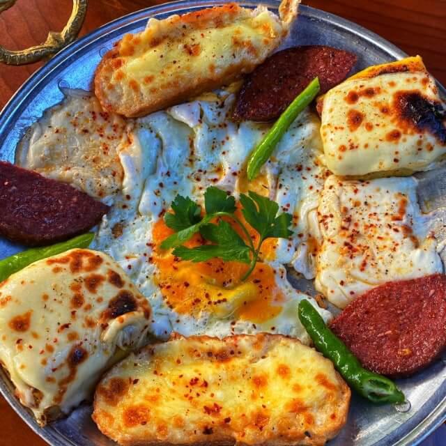 SICAK KAHVALTI TABAĞI