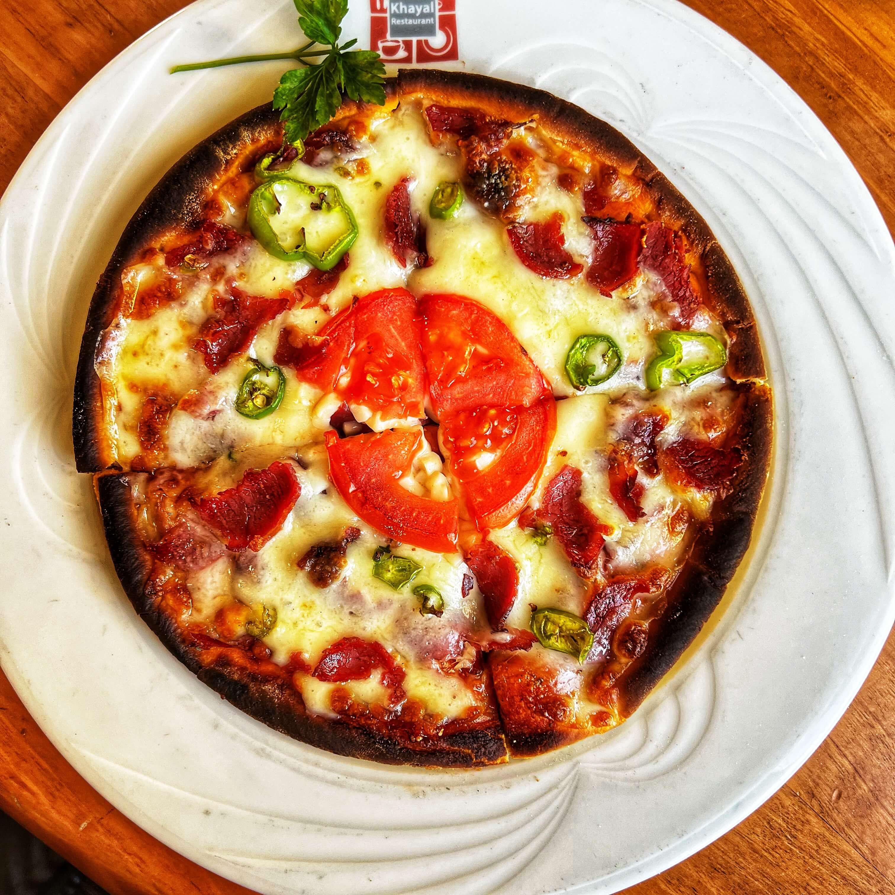 KADİM PASTIRMALI MOZZARELLALI PİZZA