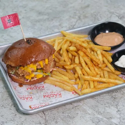 Tavuk Burger — Kadim Restaurant